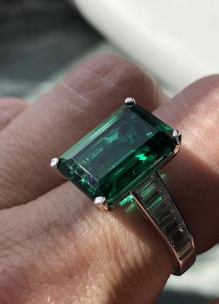 Перстень серебро тайланд с шикарным лабораторным изумрудом3 фото
