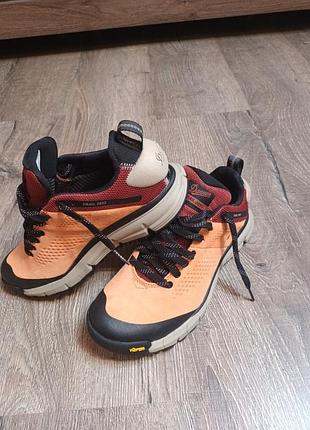 Кроссовки vibram