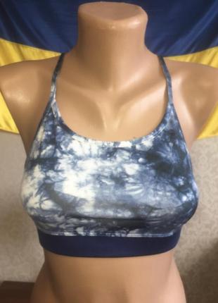 Спортивный топ