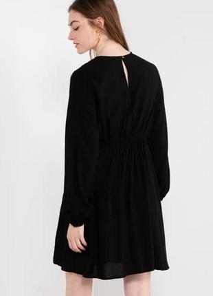 Шифоновое черное платье свободного кроя в готическом стиле.