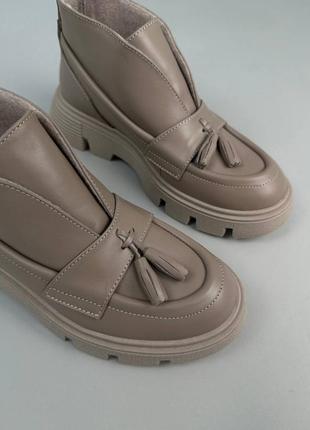 Стильные бежевые женские лоферы высокие,осенни,зимовые,осень,зима, кожаные/кожа-женская об...