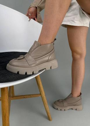 Стильные бежевые женские лоферы высокие,осенни,зимовые,осень,зима, кожаные/кожа-женская об...