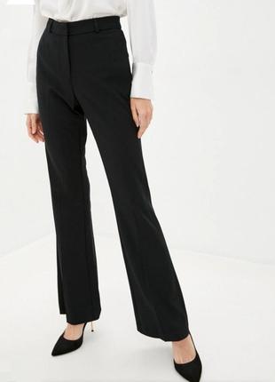 Женские классические брюки marks & spencer чёрные расклешённые размер 42 xs