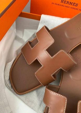 Женские коричневые кожаные шлепанцы в стиле hermes oran эрмес гермес кожа на плоской подошве