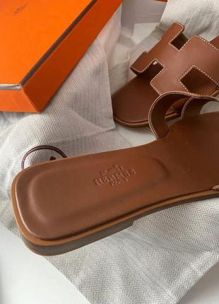 Женские коричневые кожаные шлепанцы в стиле hermes oran эрмес гермес кожа на плоской подошве