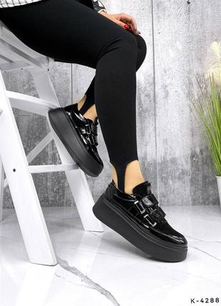 Натуральные замшевые и лакированные черные кеды - кроссовки на липучках на повышенной подошве6 фото