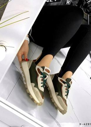 Натуральные кожаные и замшевые бежевые кроссовки со вставками цвета хаки и текстильными вставками7 фото