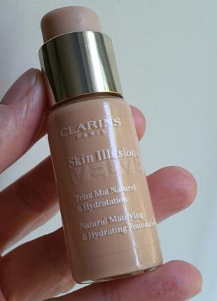 Матирующий тональный крем с питательным эффектом clarins skin illusion velvet