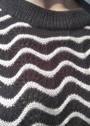 Вкорочений светер в хвильку6 фото