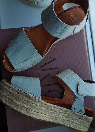 Босоножки на платформе. срочно