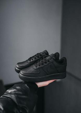 Детские кожаные кроссовки nike air force black3 фото