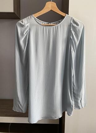 H&amp;m шелковая блуза пристально-голубого цвета