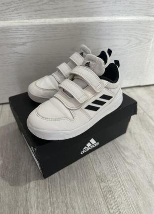 Кроссовки adidas