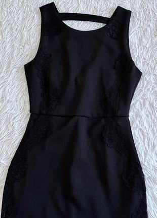 Черное платье h&m с кружевными вставками2 фото