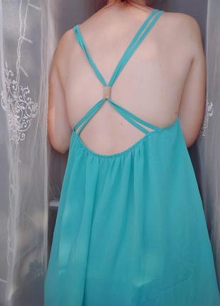 Неймовірна сукня з відкритою спиною6 фото
