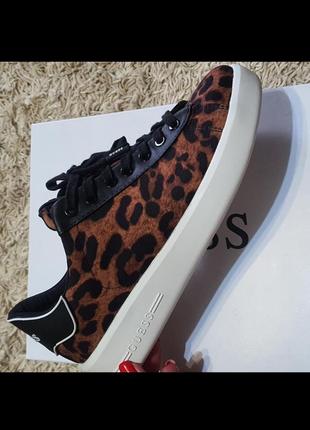 Кеди guess