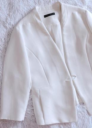 Базовый белый пиджак atmosphere6 фото