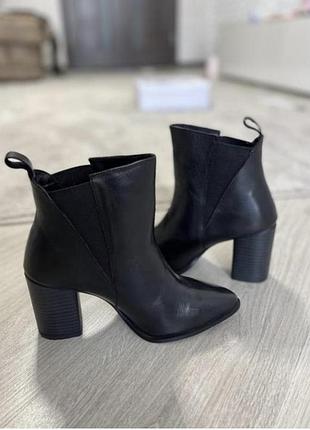 Кожаные котелки ботильоны натуральная кожа черные