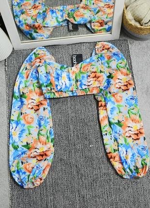 Новая яркая укороченная блуза boohoo
