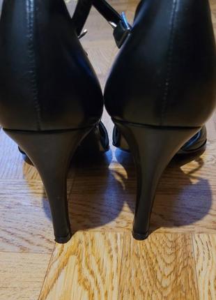Туфли новые женские черные кожаные на высоком каблуке новые испания 39 размер7 фото