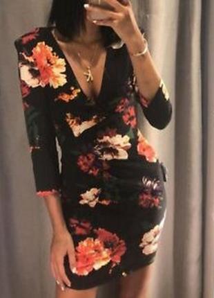 Zara коротка міні сукня з квітковим принтом xs