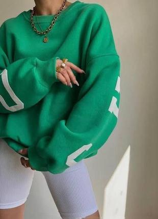 Оверсайз світшот жіночий на флісі однотонний з принтом на спині і рукавах якісний стильний трендовий зелений бежевий