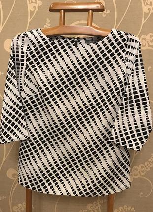 Огромный выбор красивых блуз и рубашек.