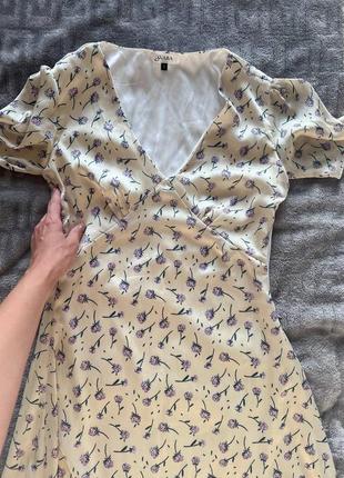 Светлое платье