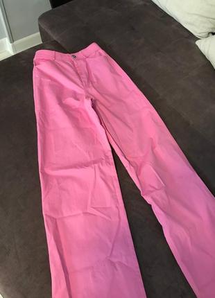 Розовые брюки zara