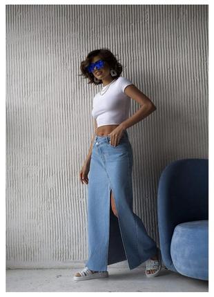 Женская джинсовая юбка с разрезом2 фото