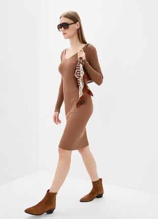 Демисезонное, вязаное , приталенное, элегантное миди-платье8 фото