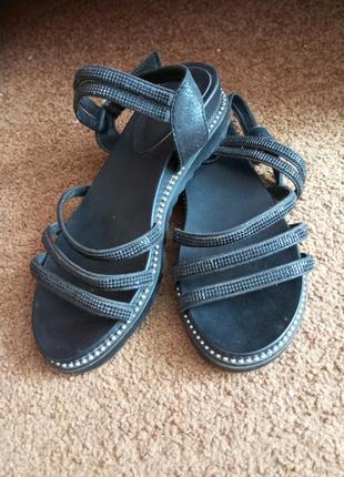 Босоніжки жіночі