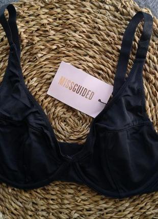 Гладкий бюст от missguided