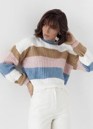 Укороченный вязаный свитер в цветную полоску3 фото