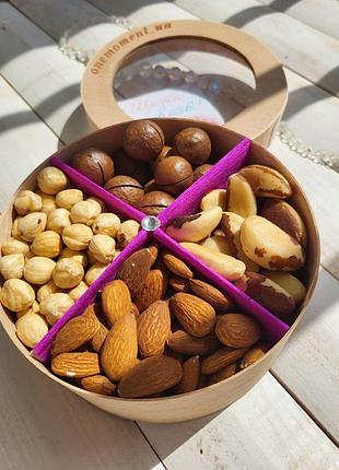 Коробка подарункова, набір "діана" з горіхами, 440г