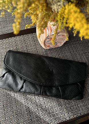 Маленькая черная сумочка клатч