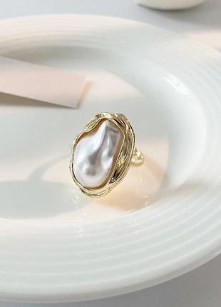 Кільце колечко кольцо каблучка перстень зі штучним барокковим перлом золотисте нове стильне модне2 фото