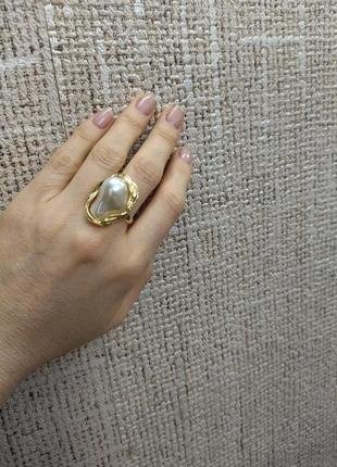 Кільце колечко кольцо каблучка перстень зі штучним барокковим перлом золотисте нове стильне модне9 фото