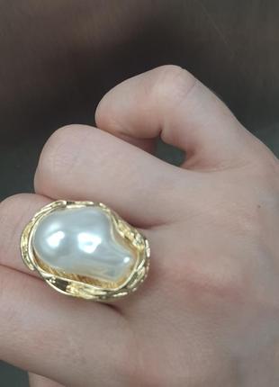 Кільце колечко кольцо каблучка перстень зі штучним барокковим перлом золотисте нове стильне модне8 фото