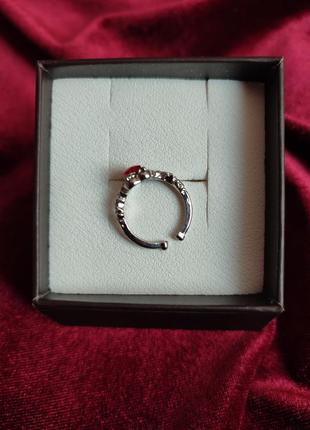 Кольцо с красным камнем серебро3 фото