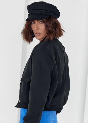 Женская куртка-бомбер с накладными9 фото
