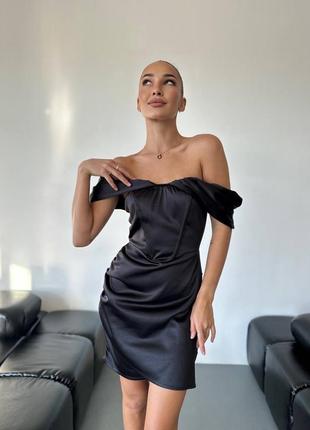 Сатинова корсетна сукня