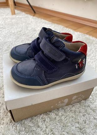 Дитячі шкіряні clarks оригінал!