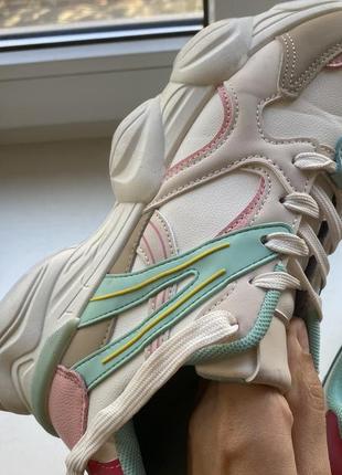Модные разноцветные кроссовки с объемной подошвой р40/25,5см10 фото