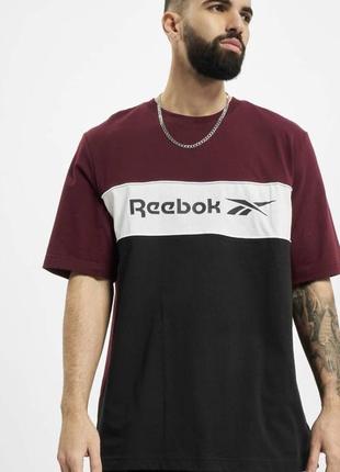 Чоловіча футболка reebok classics linear fn2953