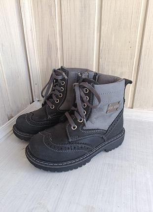 Очень класные кожаные демисезонные ботинки для мальчика