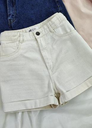 Кремовые джинсовые шорты h&m