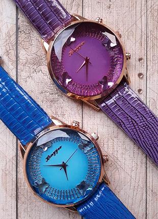 Sale.шикарні годинник без цифр з гравірованим склом.3 фото