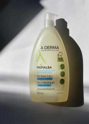 A-derma primalba baby мийний гель для тіла й волосся для дітей .
