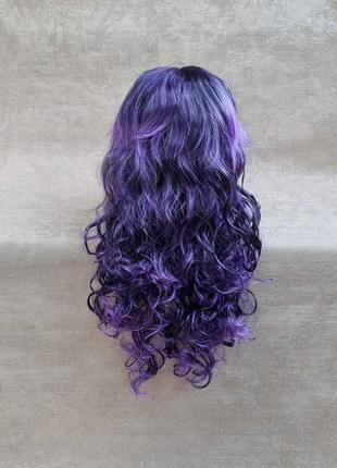 Перука фіолетова з чорним  карнавальна з довгим кучерявим волоссям для образу чаклунки6 фото